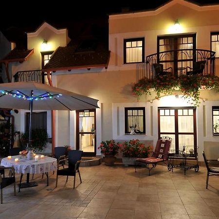 Patria Panzio Bed & Breakfast Eger Eksteriør bilde