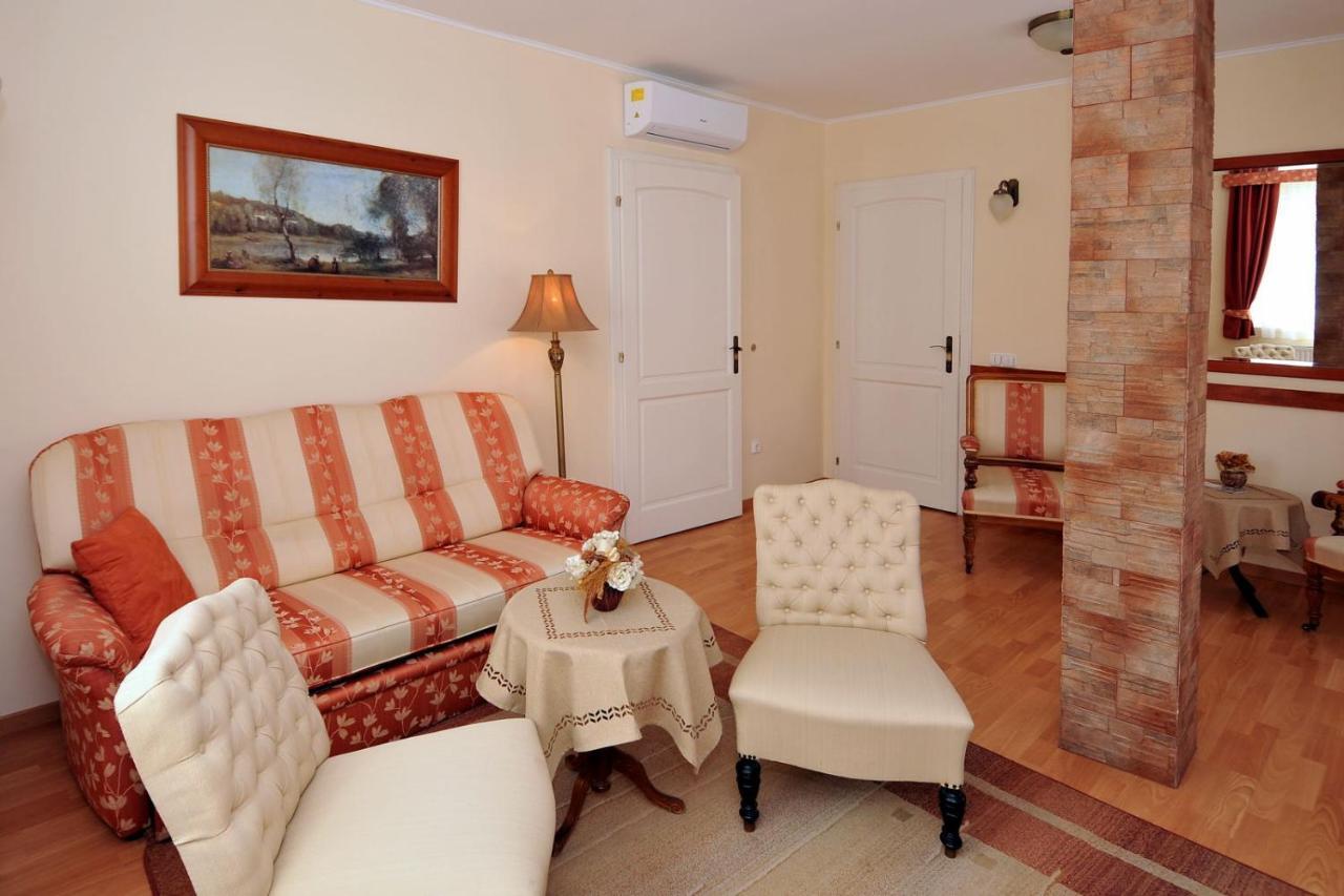 Patria Panzio Bed & Breakfast Eger Eksteriør bilde