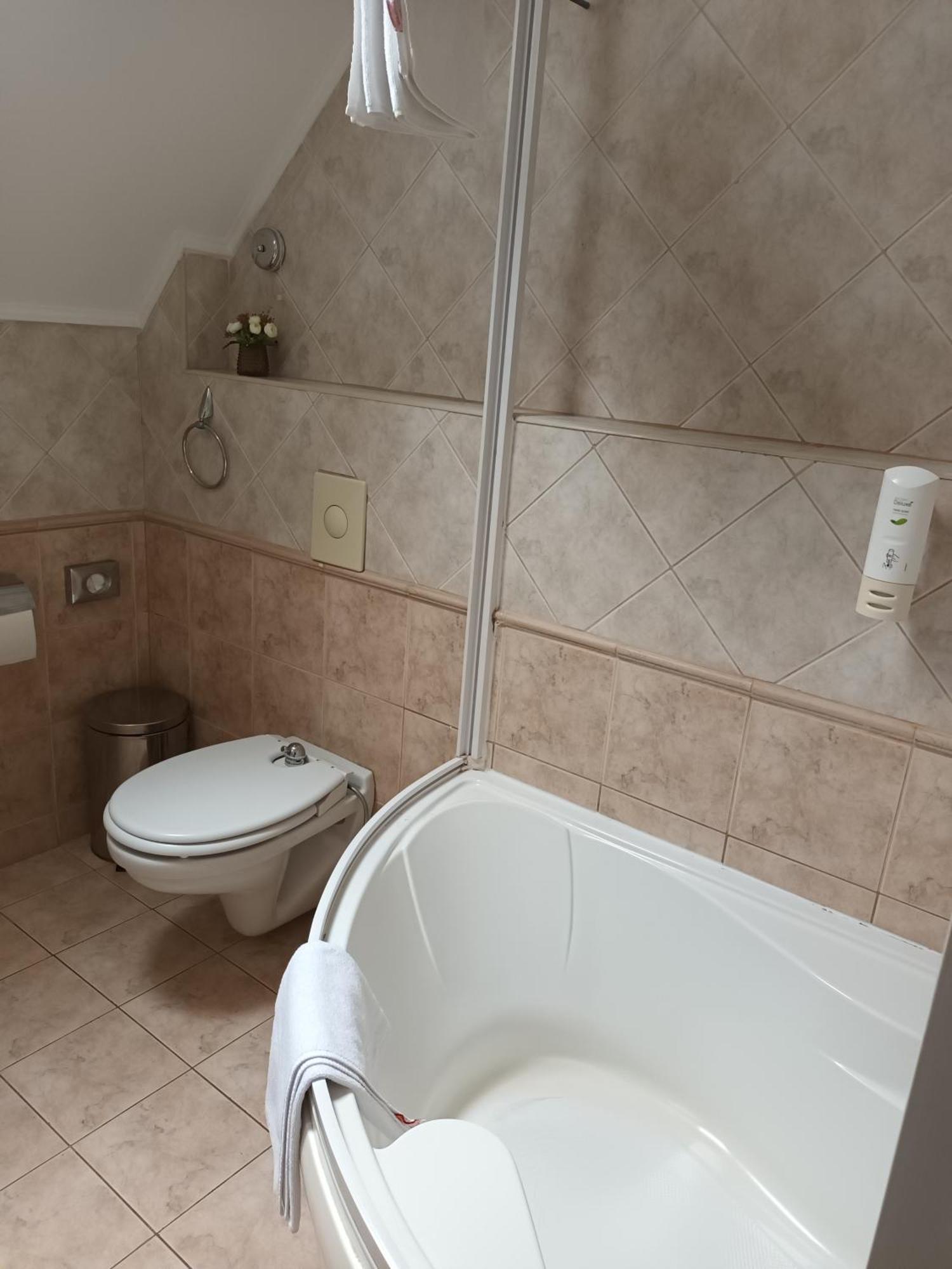 Patria Panzio Bed & Breakfast Eger Eksteriør bilde